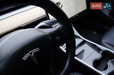Седан Tesla Model 3 2018 в 