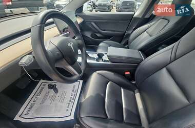 Седан Tesla Model 3 2019 в 