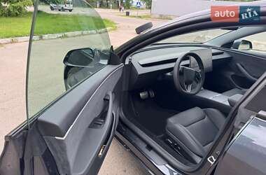 Седан Tesla Model 3 2024 в 