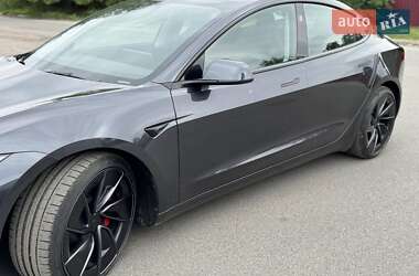 Седан Tesla Model 3 2024 в 