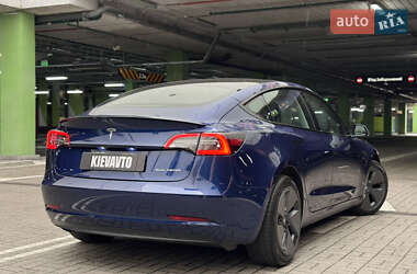 Седан Tesla Model 3 2021 в 