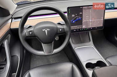 Седан Tesla Model 3 2021 в 