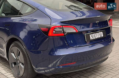 Седан Tesla Model 3 2021 в 