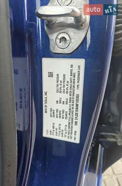 Седан Tesla Model 3 2022 в 