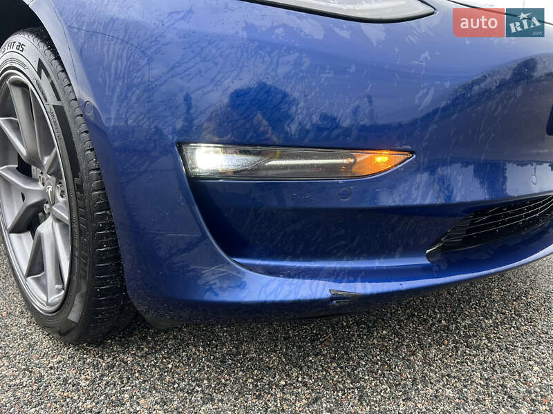 Седан Tesla Model 3 2021 в Києві