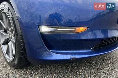 Седан Tesla Model 3 2021 в 