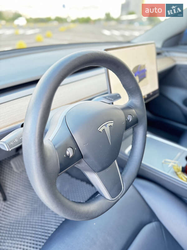 Седан Tesla Model 3 2022 в Киеве