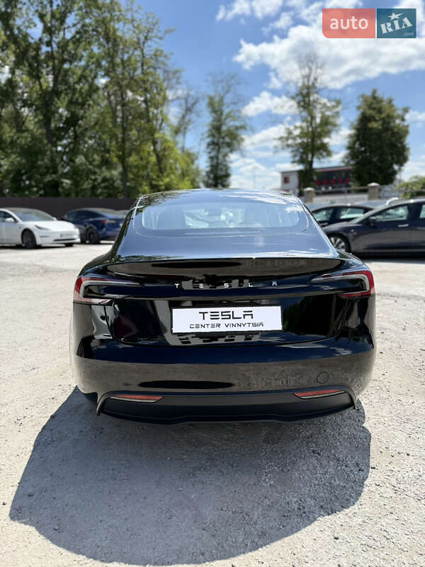Седан Tesla Model 3 2024 в Вінниці
