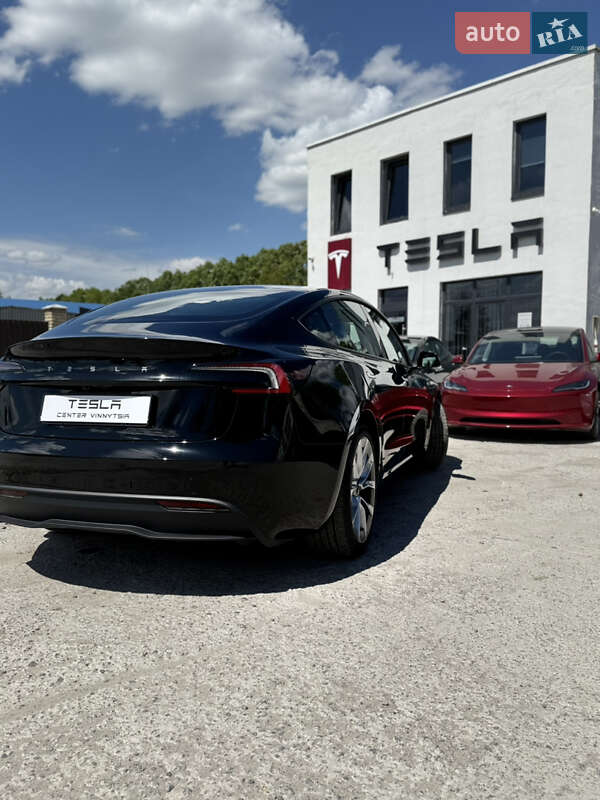 Седан Tesla Model 3 2024 в Вінниці