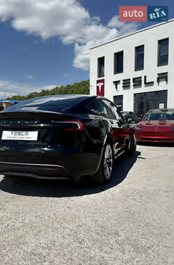 Седан Tesla Model 3 2024 в 