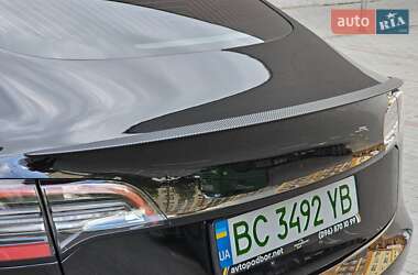 Седан Tesla Model 3 2019 в 