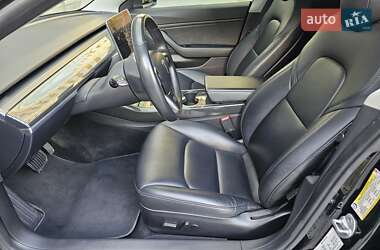 Седан Tesla Model 3 2019 в 