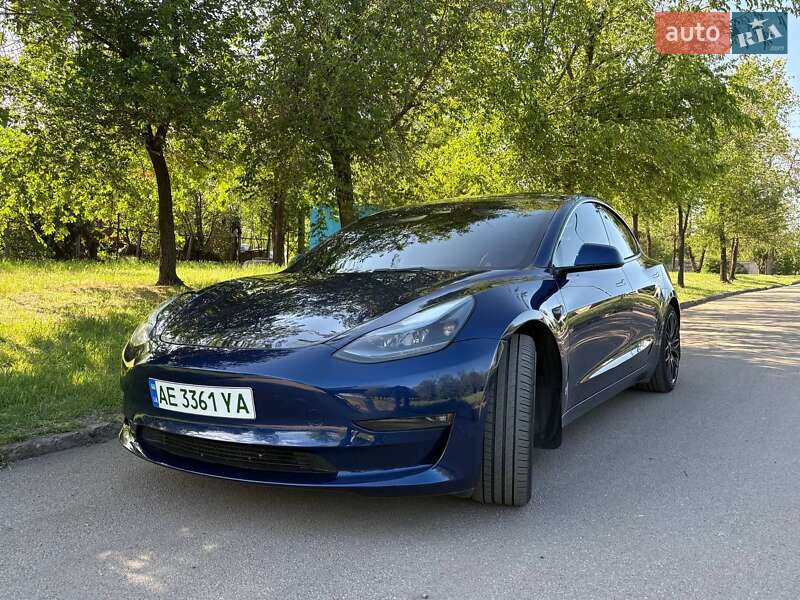 Седан Tesla Model 3 2022 в Кривому Розі