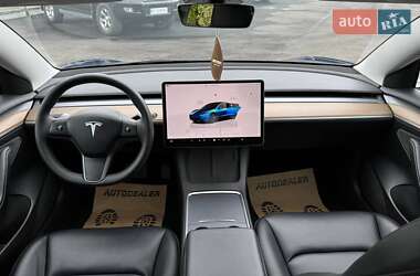 Седан Tesla Model 3 2022 в 