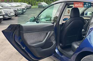 Седан Tesla Model 3 2022 в 