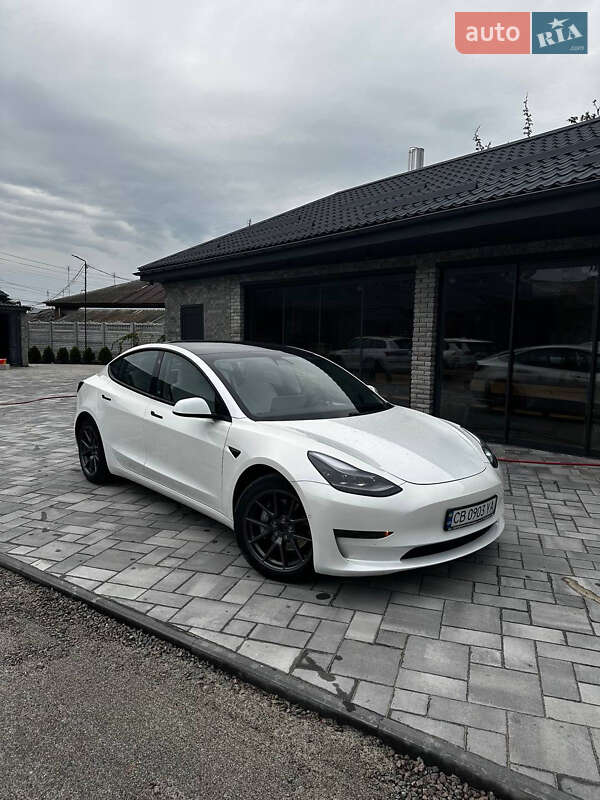 Tesla Model 3 2021