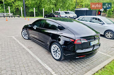 Седан Tesla Model 3 2023 в 