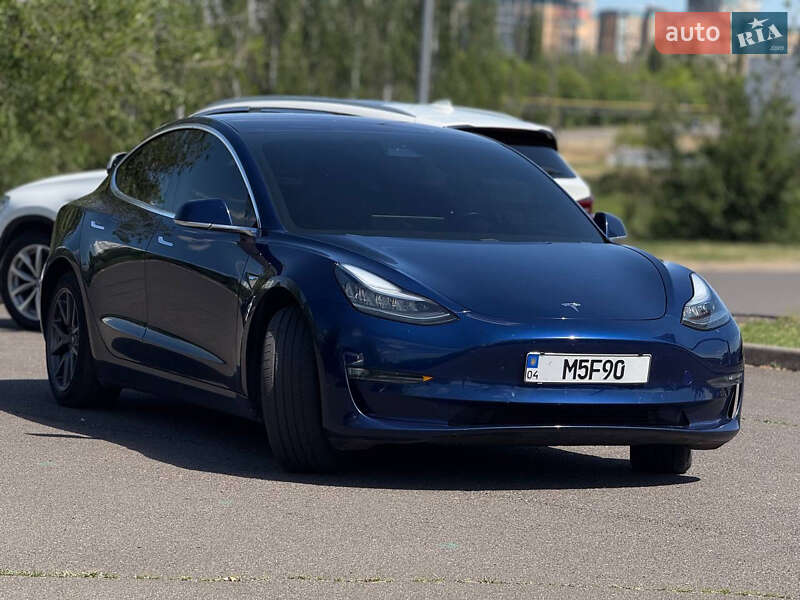 Седан Tesla Model 3 2018 в Кривому Розі
