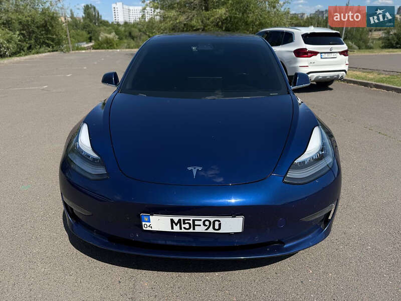 Седан Tesla Model 3 2018 в Кривому Розі