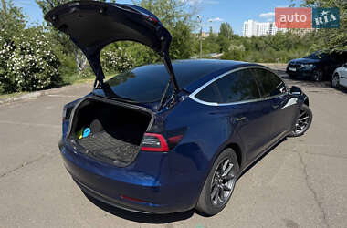 Седан Tesla Model 3 2018 в 