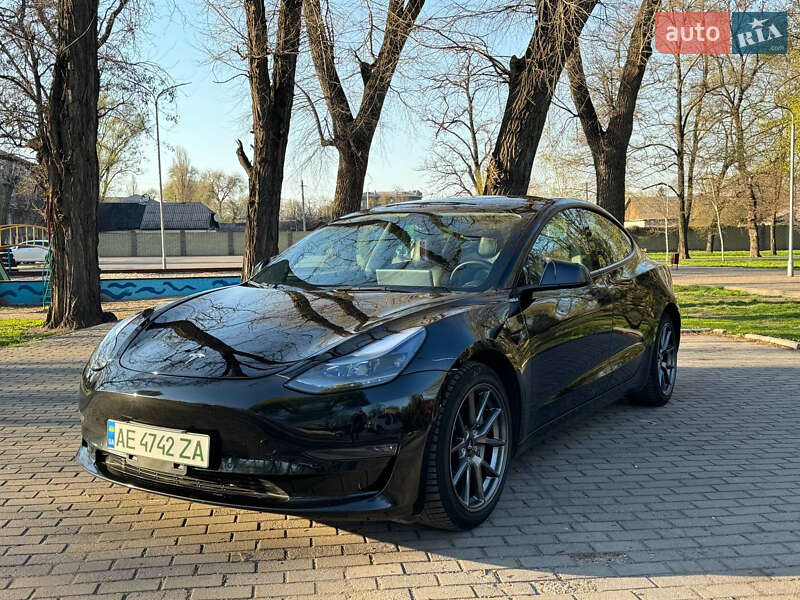 Tesla Model 3 2021