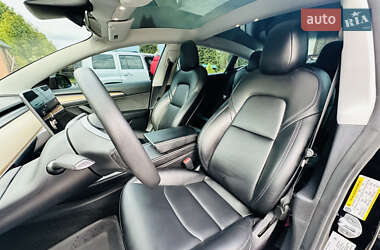 Седан Tesla Model 3 2021 в 