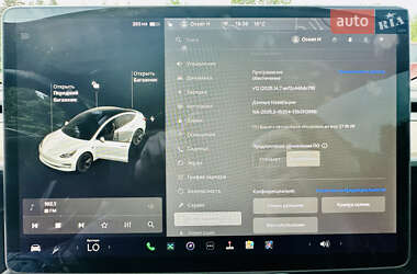 Седан Tesla Model 3 2021 в 