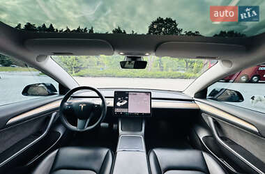 Седан Tesla Model 3 2021 в 