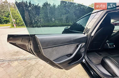 Седан Tesla Model 3 2021 в 