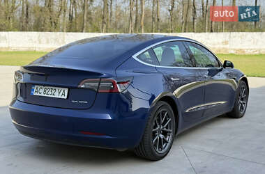 Седан Tesla Model 3 2019 в 