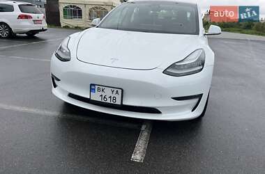 Седан Tesla Model 3 2019 в 