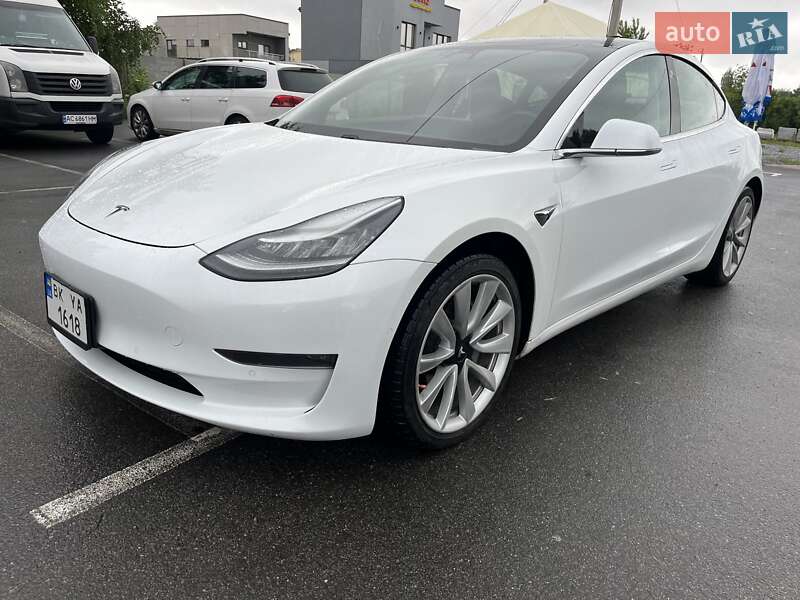 Седан Tesla Model 3 2019 в 