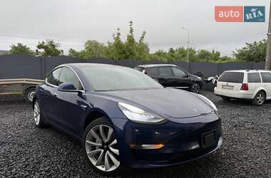 Седан Tesla Model 3 2018 в 