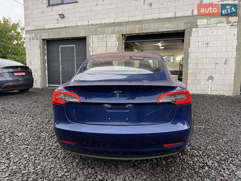 Седан Tesla Model 3 2018 в Луцке