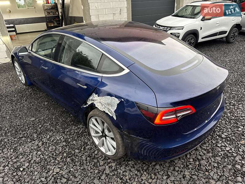 Седан Tesla Model 3 2018 в Луцке