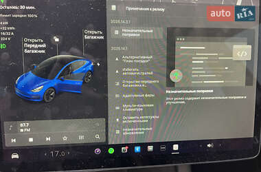 Седан Tesla Model 3 2021 в 