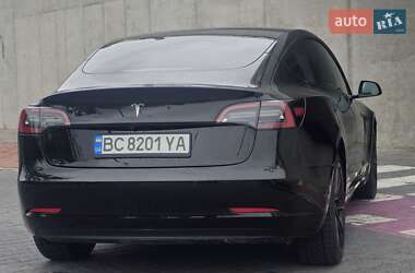 Седан Tesla Model 3 2021 в 