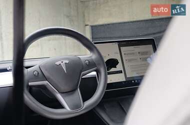 Седан Tesla Model 3 2021 в 