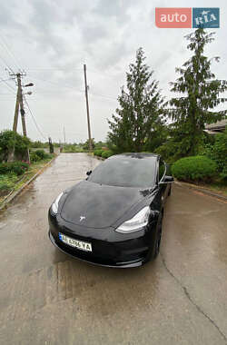 Седан Tesla Model 3 2019 в 
