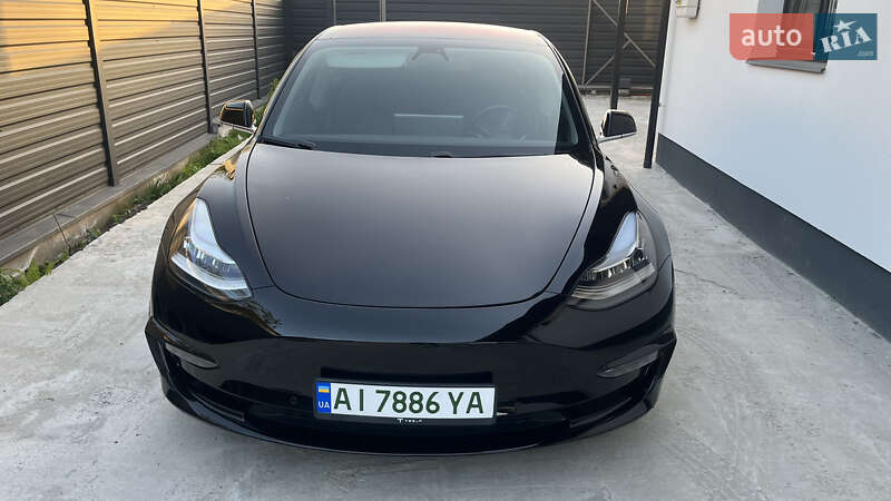 Седан Tesla Model 3 2018 в Києві