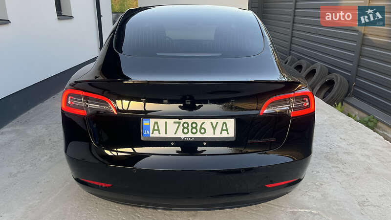Седан Tesla Model 3 2018 в Києві