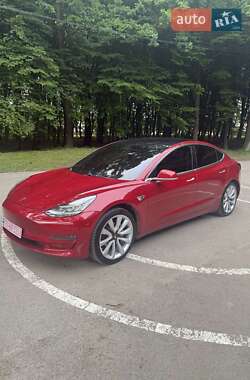 Седан Tesla Model 3 2018 в Львові