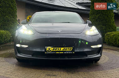 Седан Tesla Model 3 2023 в 
