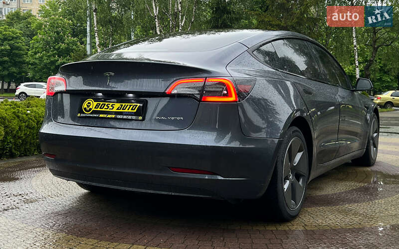 Седан Tesla Model 3 2023 в Львові