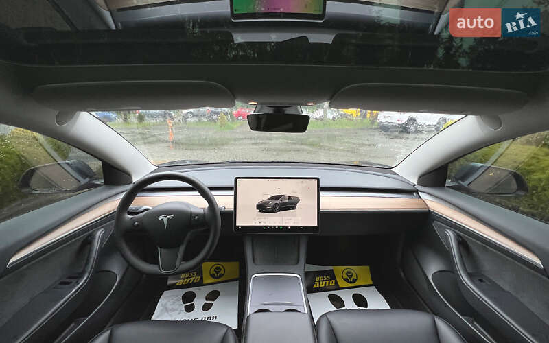 Седан Tesla Model 3 2023 в Львові