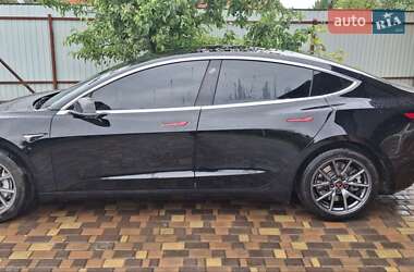 Седан Tesla Model 3 2019 в 