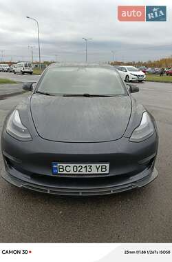 Седан Tesla Model 3 2021 в Львові