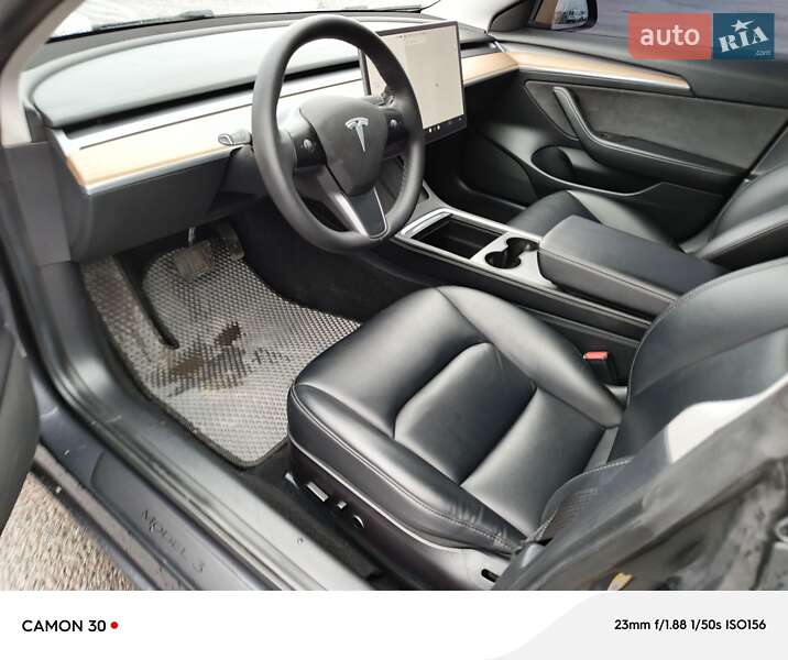 Седан Tesla Model 3 2021 в Львові