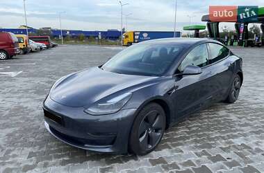 Седан Tesla Model 3 2021 в 