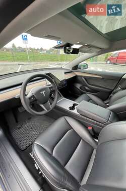 Седан Tesla Model 3 2021 в 